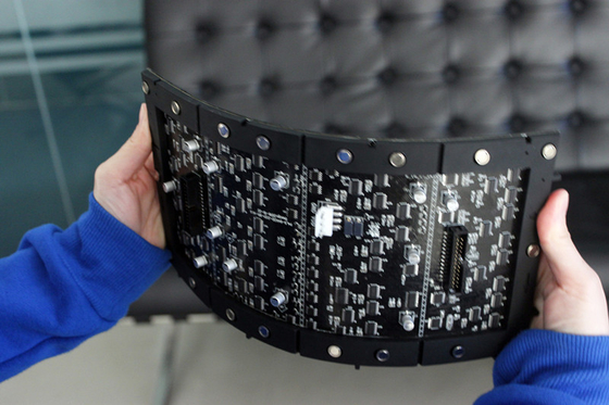 Moduł o wysokiej jasności 4,5 mm Miękki wyświetlacz wewnętrzny LED 1500 Cd / ㎡